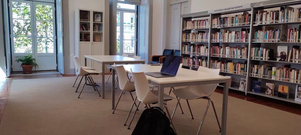 The library at Belém, a beautiful space, nice and beautiful, to focus on your work.